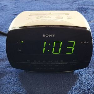 Sony Dream Machine‎ White Digital Alarm Clock ICF-C111